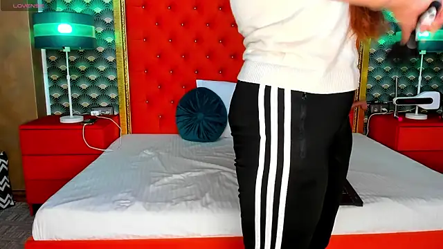 VallerieJones online show from March 17, 4:19 am