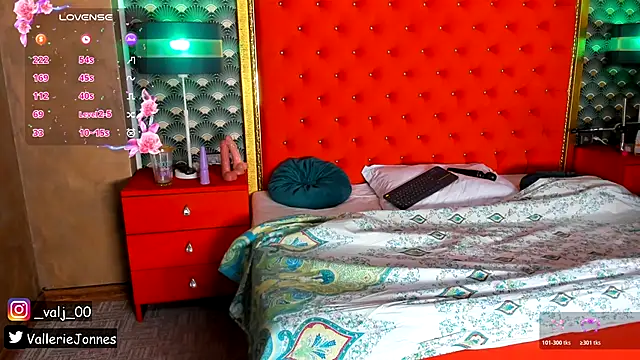 VallerieJones online show from January 7, 12:35 am