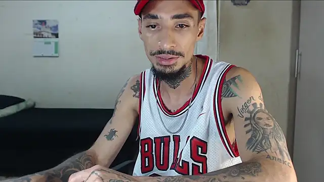 emiliano hottt online show from April 28, 2:27 am