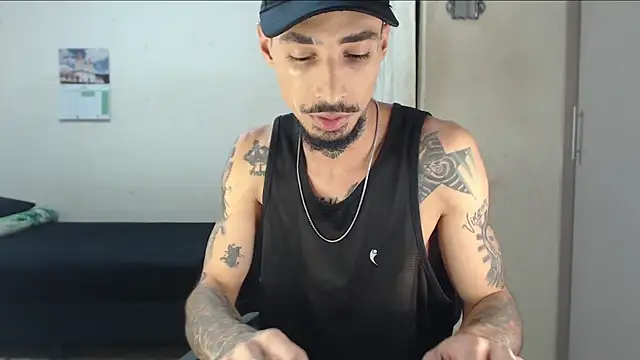 emiliano hottt online show from April 28, 9:53 pm