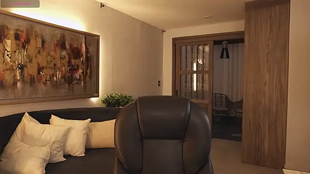 MaryLewis  online show from September 26, 12:20 pm