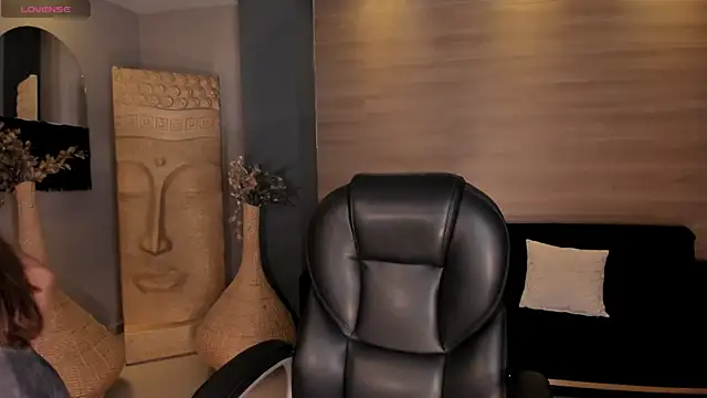 MaryLewis  online show from June 22, 12:24 pm