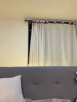 KateSunder online show from December 19, 9:38 am