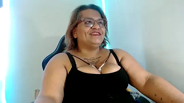 NAILAH SANZ online show from September 21, 5:03 pm