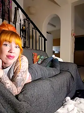 MissMialicious online show from December 5, 3:39 pm