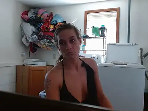 Snapshot of missymilf chatting on October 1, 6:25 pm missymilf online show from October 1, 6:25 pm