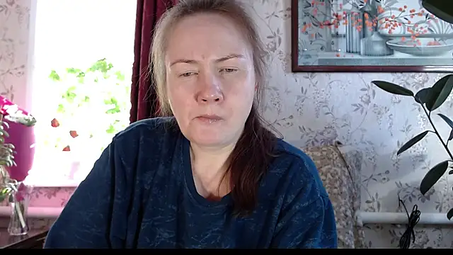 Snapshot of EmilyDoth chatting on February 20, 7:54 am EmilyDoth online show from February 20, 7:54 am