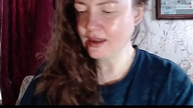 Snapshot of EmilyDoth chatting on March 16, 4:40 am EmilyDoth online show from March 16, 4:40 am