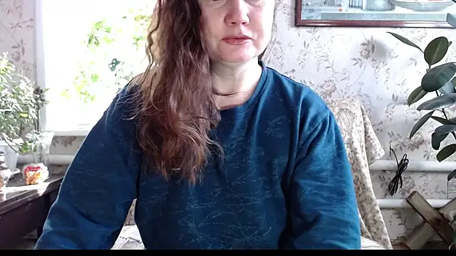 Snapshot of EmilyDoth chatting on March 17, 8:39 am EmilyDoth online show from March 17, 8:39 am