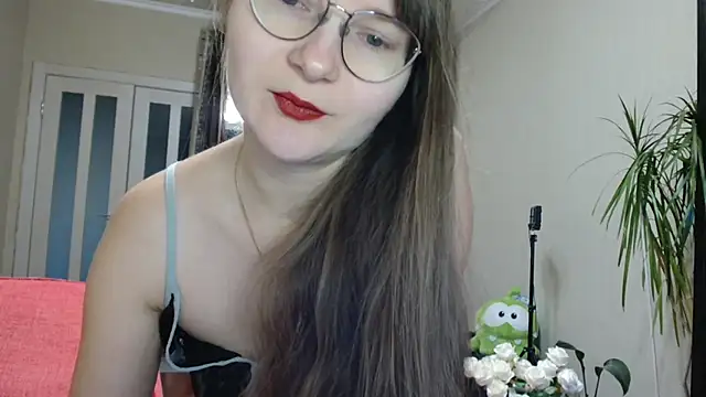 KiraGoldens online show from November 4, 5:39 am