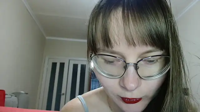 KiraGoldens online show from November 27, 6:26 am