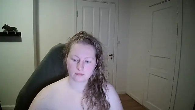 Snapshot of Girlnina-1995 chatting on December 2, 10:56 pm Girlnina-1995 online show from December 2, 10:56 pm