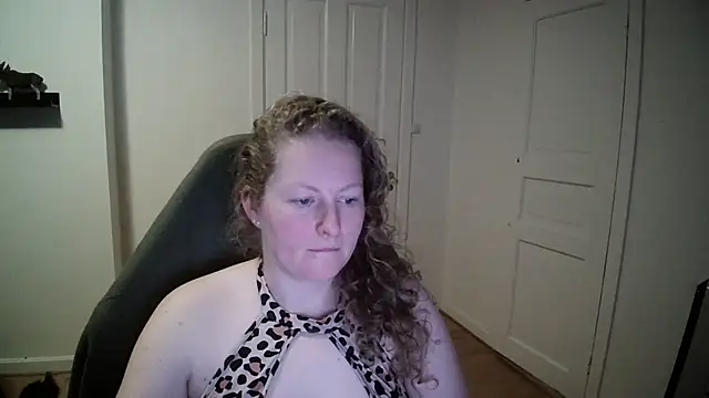 Snapshot of Girlnina-1995 chatting on December 5, 4:34 pm Girlnina-1995 online show from December 5, 4:34 pm
