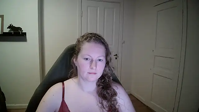 Snapshot of Girlnina-1995 chatting on December 9, 9:16 pm Girlnina-1995 online show from December 9, 9:16 pm