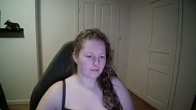 Snapshot of Girlnina-1995 chatting on December 12, 4:32 pm Girlnina-1995 online show from December 12, 4:32 pm