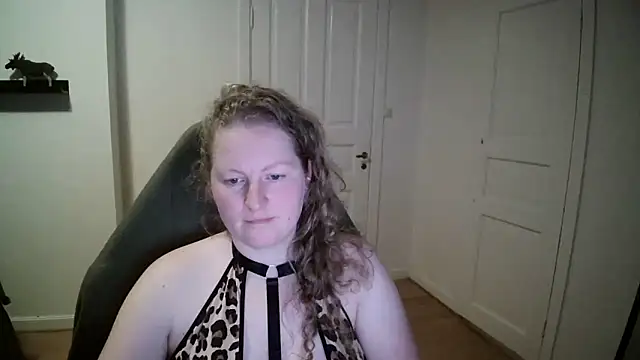 Snapshot of Girlnina-1995 chatting on December 18, 8:36 pm Girlnina-1995 online show from December 18, 8:36 pm