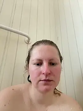 Snapshot of Girlnina-1995 chatting on January 2, 10:16 am Girlnina-1995 online show from January 2, 10:16 am
