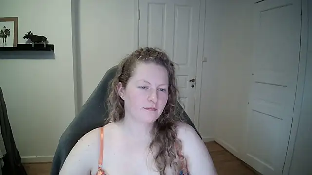 Snapshot of Girlnina-1995 chatting on January 9, 12:52 pm Girlnina-1995 online show from January 9, 12:52 pm