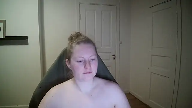 Snapshot of Girlnina-1995 chatting on January 15, 9:41 pm Girlnina-1995 online show from January 15, 9:41 pm