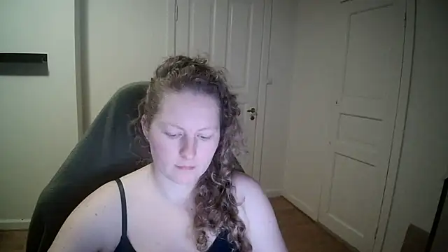 Snapshot of Girlnina-1995 chatting on February 4, 3:47 pm Girlnina-1995 online show from February 4, 3:47 pm
