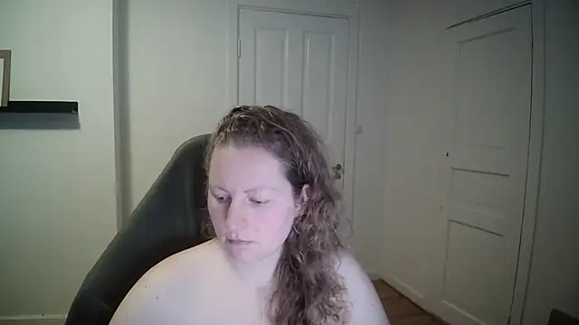 Snapshot of Girlnina-1995 chatting on March 3, 12:05 pm Girlnina-1995 online show from March 3, 12:05 pm