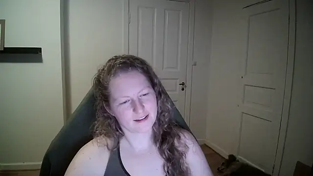 Snapshot of Girlnina-1995 chatting on March 3, 6:44 pm Girlnina-1995 online show from March 3, 6:44 pm