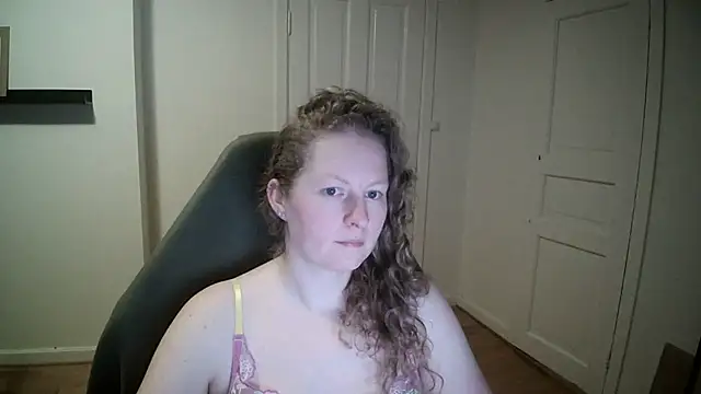 Snapshot of Girlnina-1995 chatting on March 5, 6:01 pm Girlnina-1995 online show from March 5, 6:01 pm