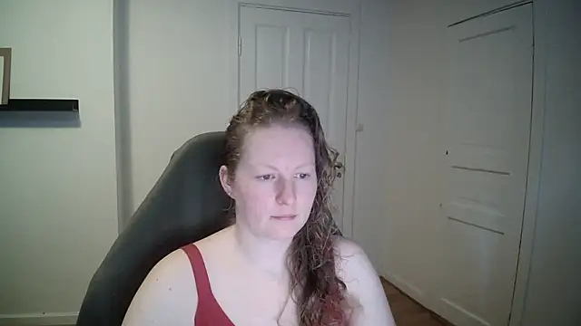 Snapshot of Girlnina-1995 chatting on March 16, 10:33 am Girlnina-1995 online show from March 16, 10:33 am