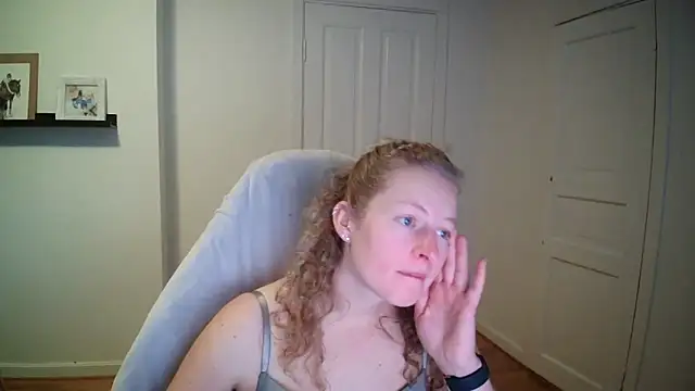 Snapshot of Girlnina-1995 chatting on September 17, 11:23 am Girlnina-1995 online show from September 17, 11:23 am