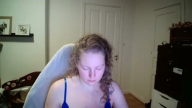 Girlnina-1995 online show from February 10, 9:52 pm