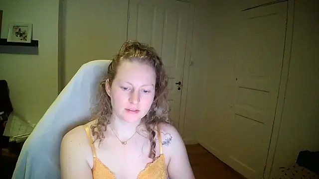 Snapshot of Girlnina-1995 chatting on March 9, 9:08 pm Girlnina-1995 online show from March 9, 9:08 pm