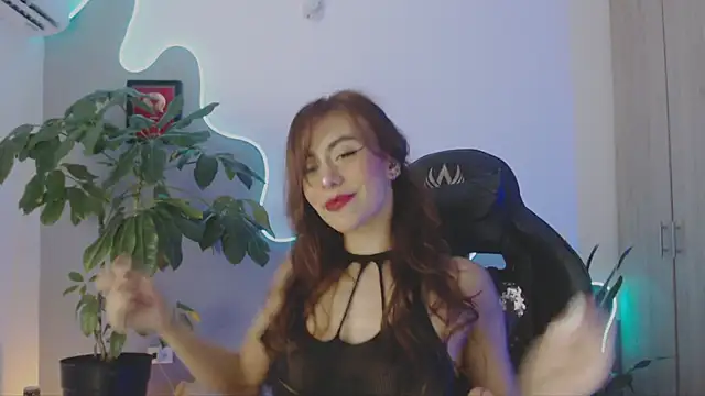 Snapshot of LauPolett chatting on March 5, 12:39 am LauPolett online show from March 5, 12:39 am