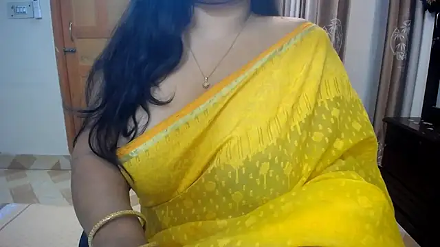 lady maeda  online show from December 12, 7:15 pm