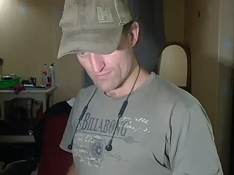 Snapshot of the-billy-blue chatting on July 5, 10:39 pm the-billy-blue online show from July 5, 10:39 pm