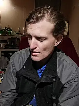 Snapshot of the-billy-blue chatting on July 8, 11:31 pm the-billy-blue online show from July 8, 11:31 pm