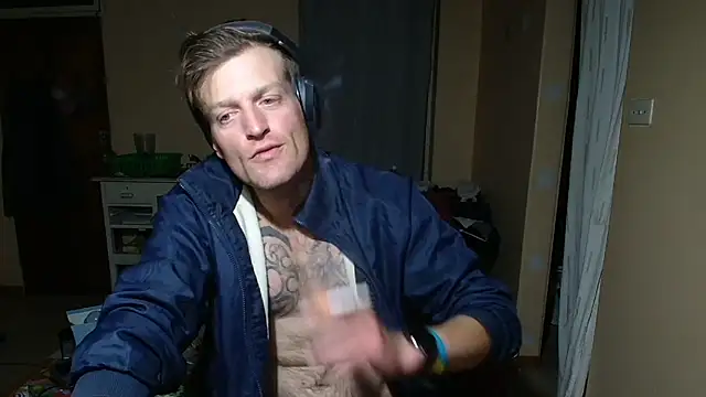 Snapshot of the-billy-blue chatting on July 17, 2:07 am the-billy-blue online show from July 17, 2:07 am