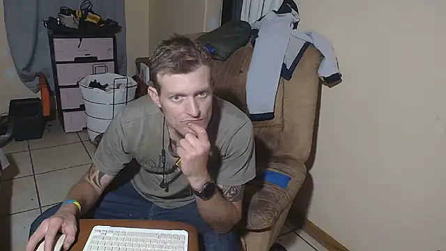 Snapshot of the-billy-blue chatting on July 29, 7:23 pm the-billy-blue online show from July 29, 7:23 pm