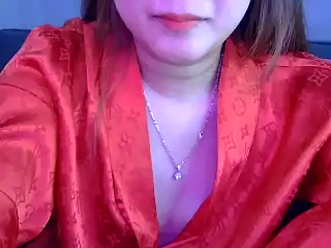 Snapshot of Bee_2k chatting on January 11, 5:10 am Bee 2k online show from January 11, 5:10 am