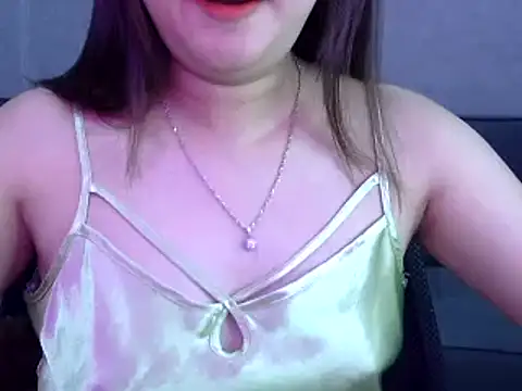 Snapshot of Bee_2k chatting on January 20, 5:15 am Bee 2k online show from January 20, 5:15 am