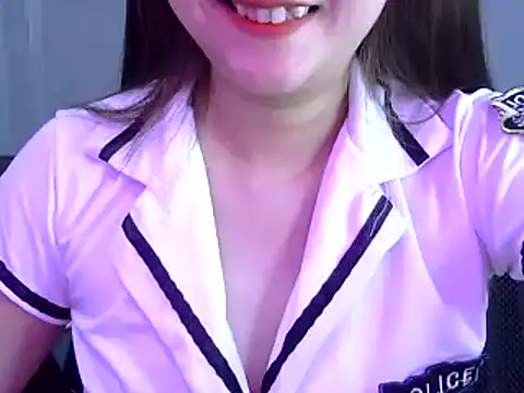 Snapshot of Bee_2k chatting on March 7, 5:29 am Bee 2k online show from March 7, 5:29 am