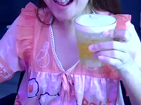 Snapshot of Bee_2k chatting on September 25, 4:38 am Bee 2k online show from September 25, 4:38 am