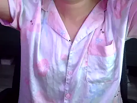 Snapshot of Bee_2k chatting on September 29, 4:28 am Bee 2k online show from September 29, 4:28 am