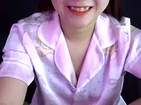 Snapshot of Bee_2k chatting on November 2, 4:26 am Bee 2k online show from November 2, 4:26 am