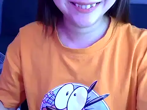 Snapshot of Bee_2k chatting on November 24, 4:56 am Bee 2k online show from November 24, 4:56 am