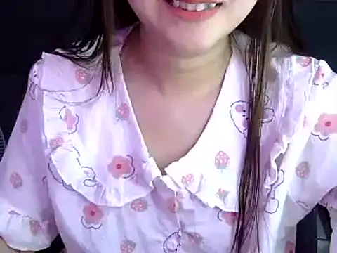 Snapshot of Bee_2k chatting on November 26, 4:57 am Bee 2k online show from November 26, 4:57 am