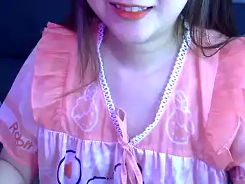 Snapshot of Bee_2k chatting on December 5, 4:54 am Bee 2k online show from December 5, 4:54 am