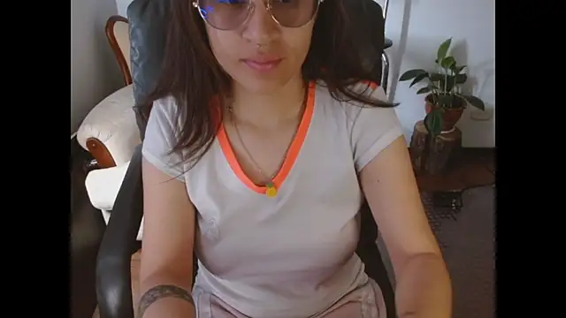 Snapshot of dominica-3 chatting on March 28, 4:06 pm dominica-3 online show from March 28, 4:06 pm