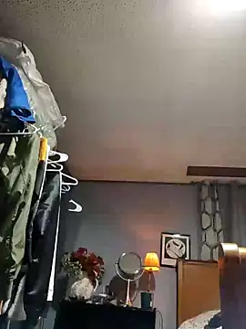 eatmeplease44 online show from January 24, 1:13 am