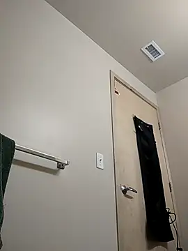 eatmeplease44 online show from March 1, 7:41 am