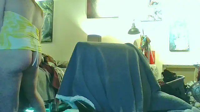 eatmeplease44 online show from November 5, 8:20 pm